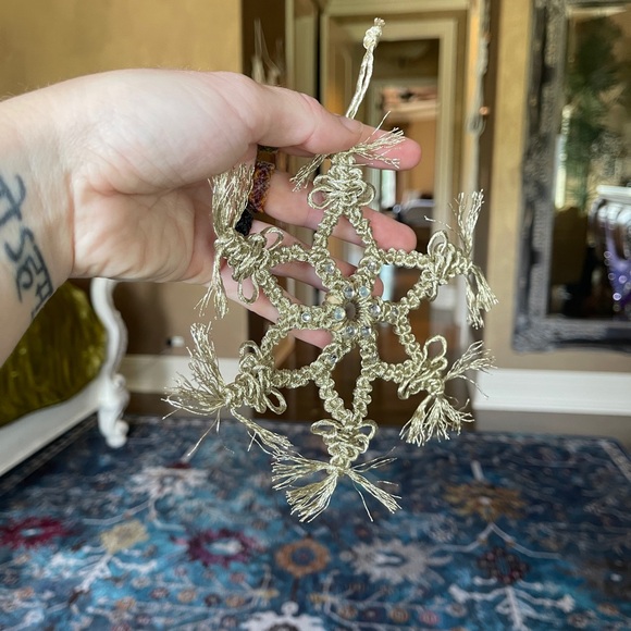 Handmade Macramé Rope Snowflake Ornament - Picture 5 of 7